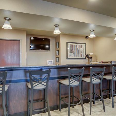 Cobblestone Inn & Suites-Kersey מראה חיצוני תמונה