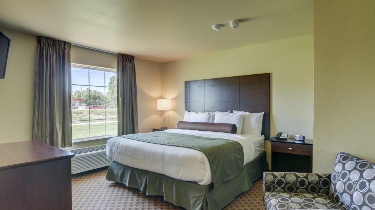 Cobblestone Inn & Suites-Kersey מראה חיצוני תמונה