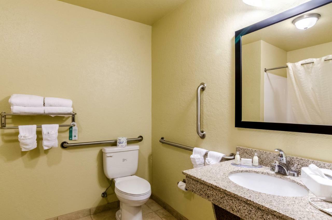 Cobblestone Inn & Suites-Kersey מראה חיצוני תמונה