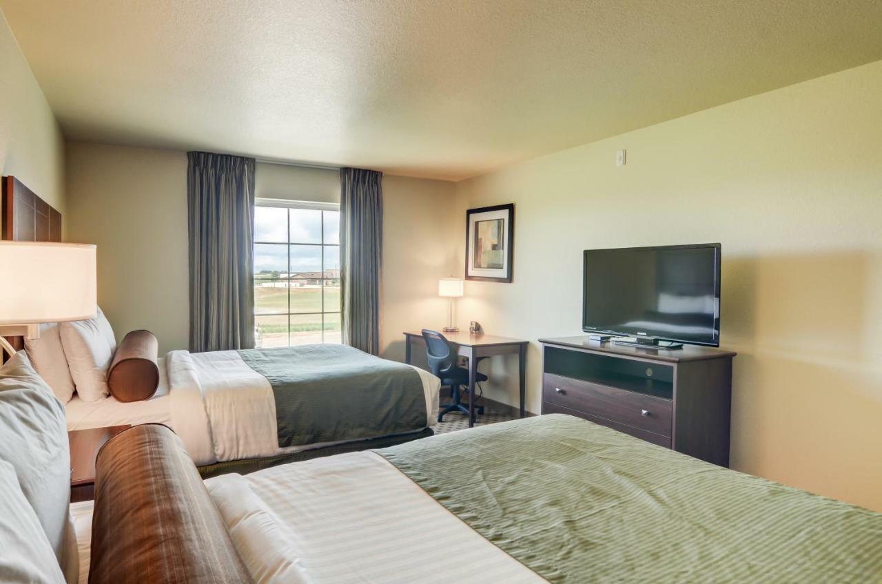 Cobblestone Inn & Suites-Kersey מראה חיצוני תמונה