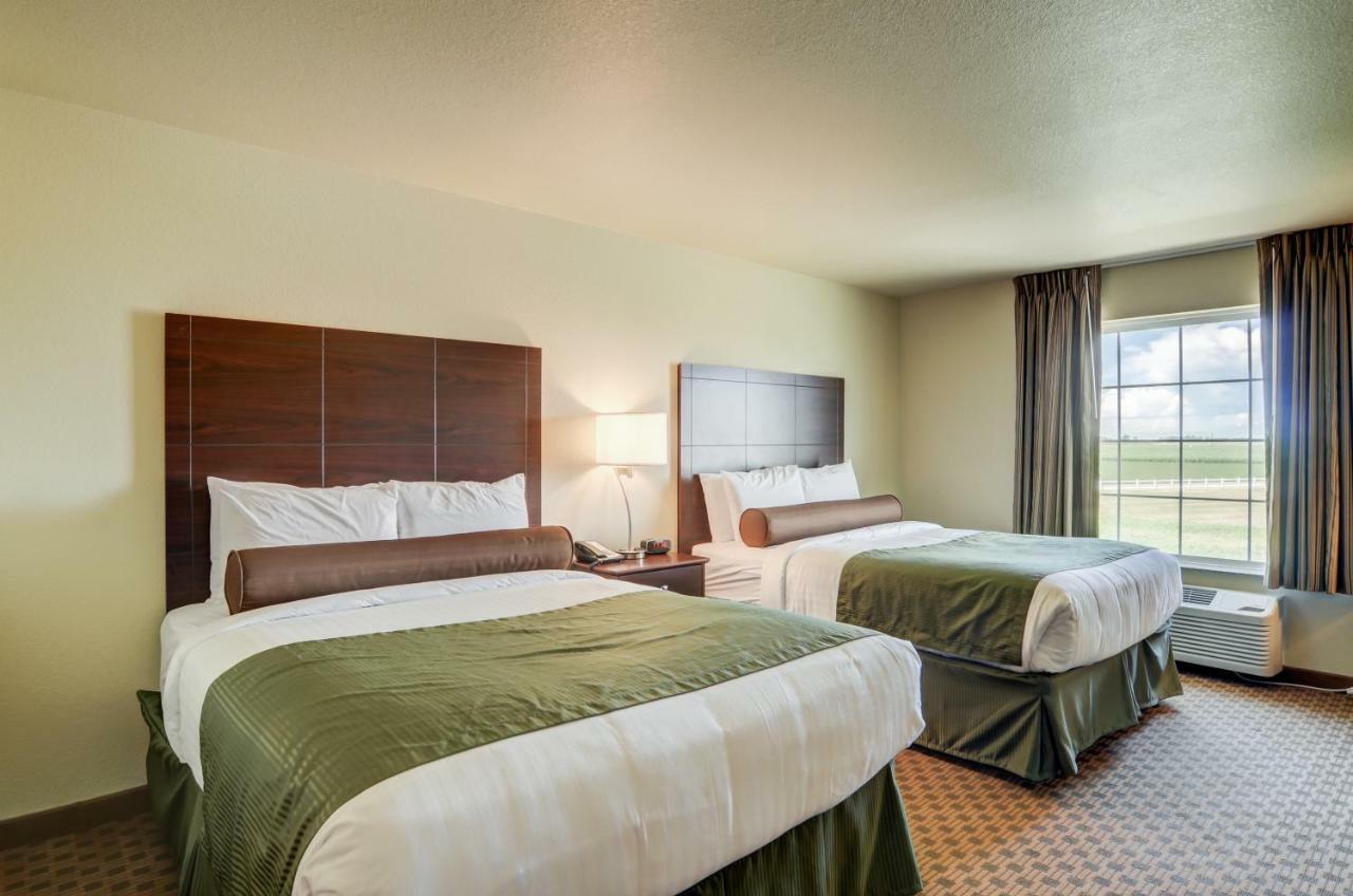 Cobblestone Inn & Suites-Kersey מראה חיצוני תמונה