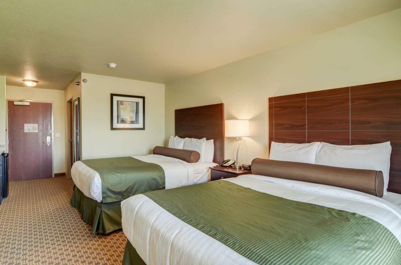 Cobblestone Inn & Suites-Kersey מראה חיצוני תמונה