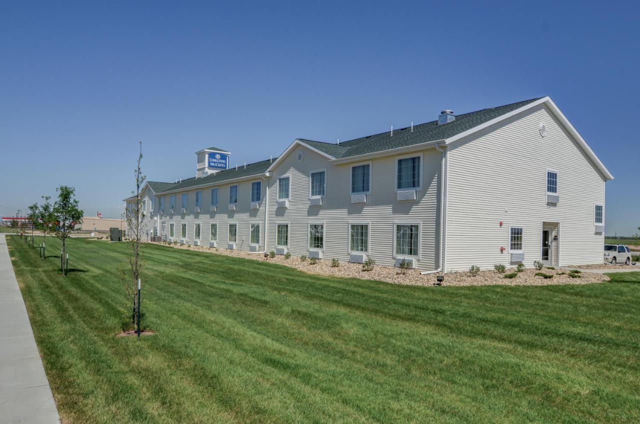 Cobblestone Inn & Suites-Kersey מראה חיצוני תמונה
