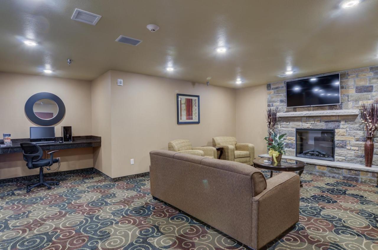 Cobblestone Inn & Suites-Kersey מראה חיצוני תמונה